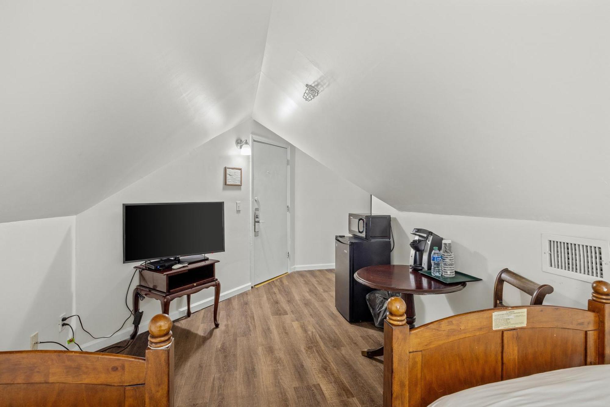 Coombs Inn & Suites アパラチコラ エクステリア 写真