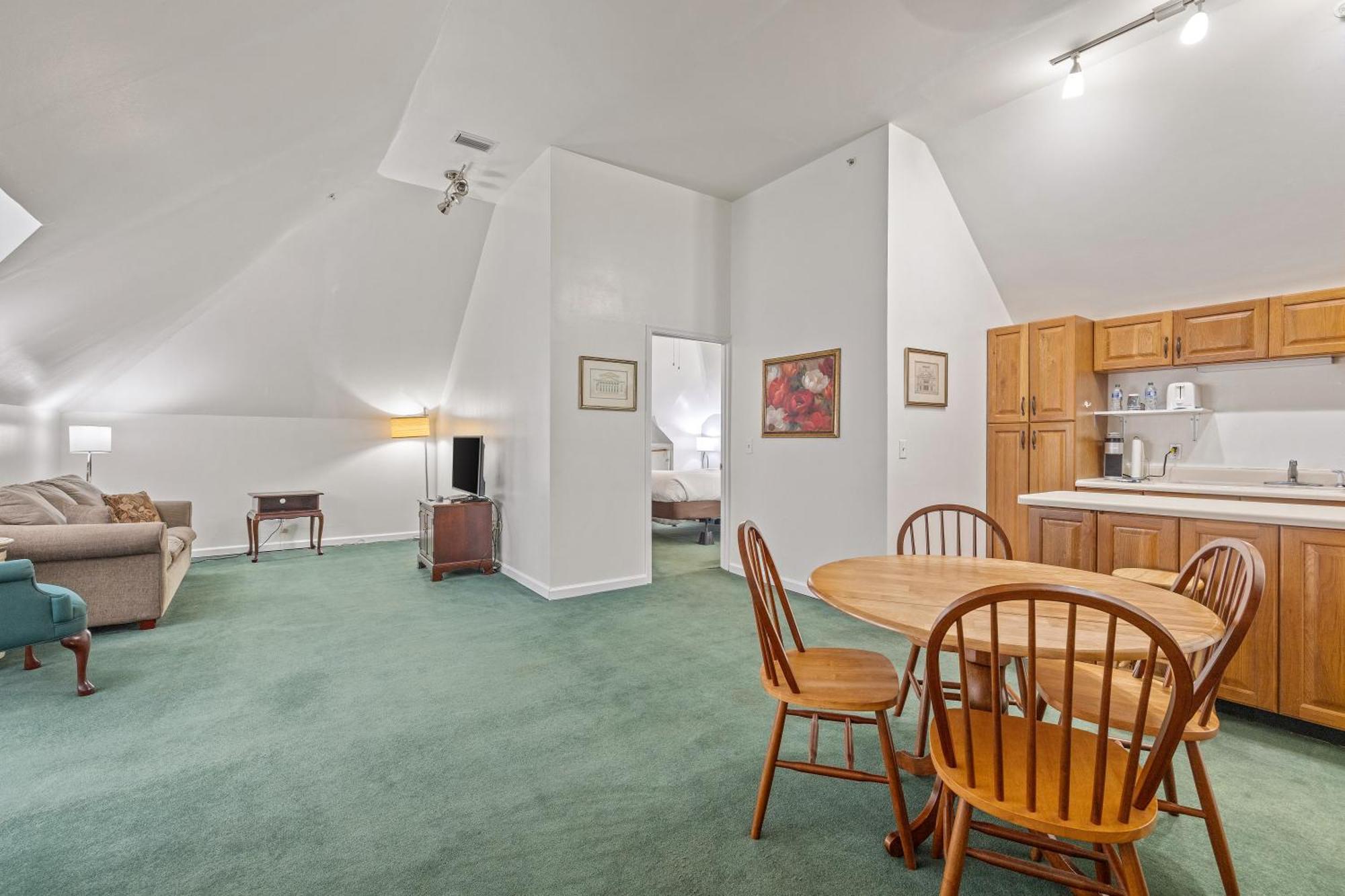 Coombs Inn & Suites アパラチコラ エクステリア 写真