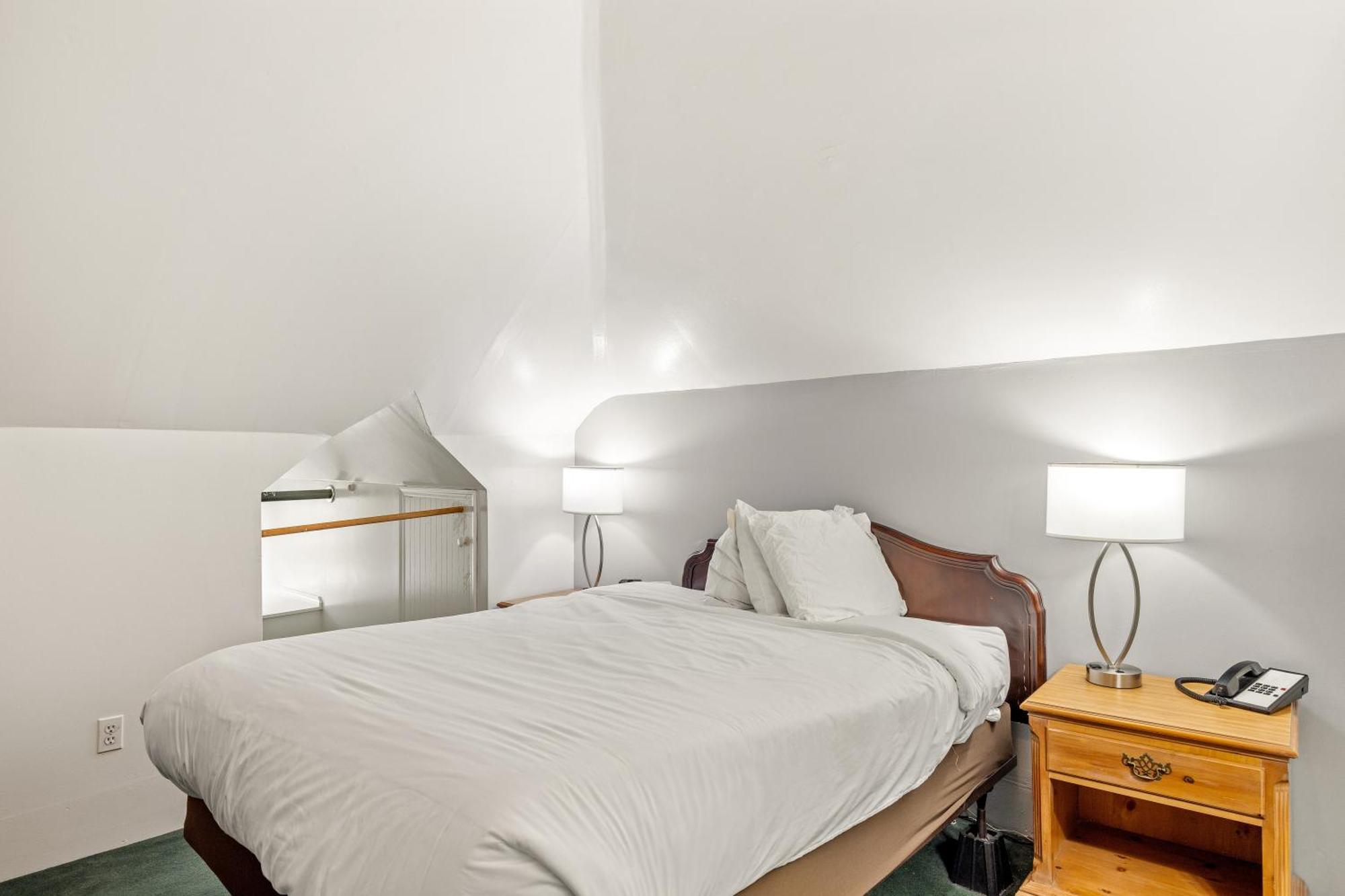 Coombs Inn & Suites アパラチコラ エクステリア 写真