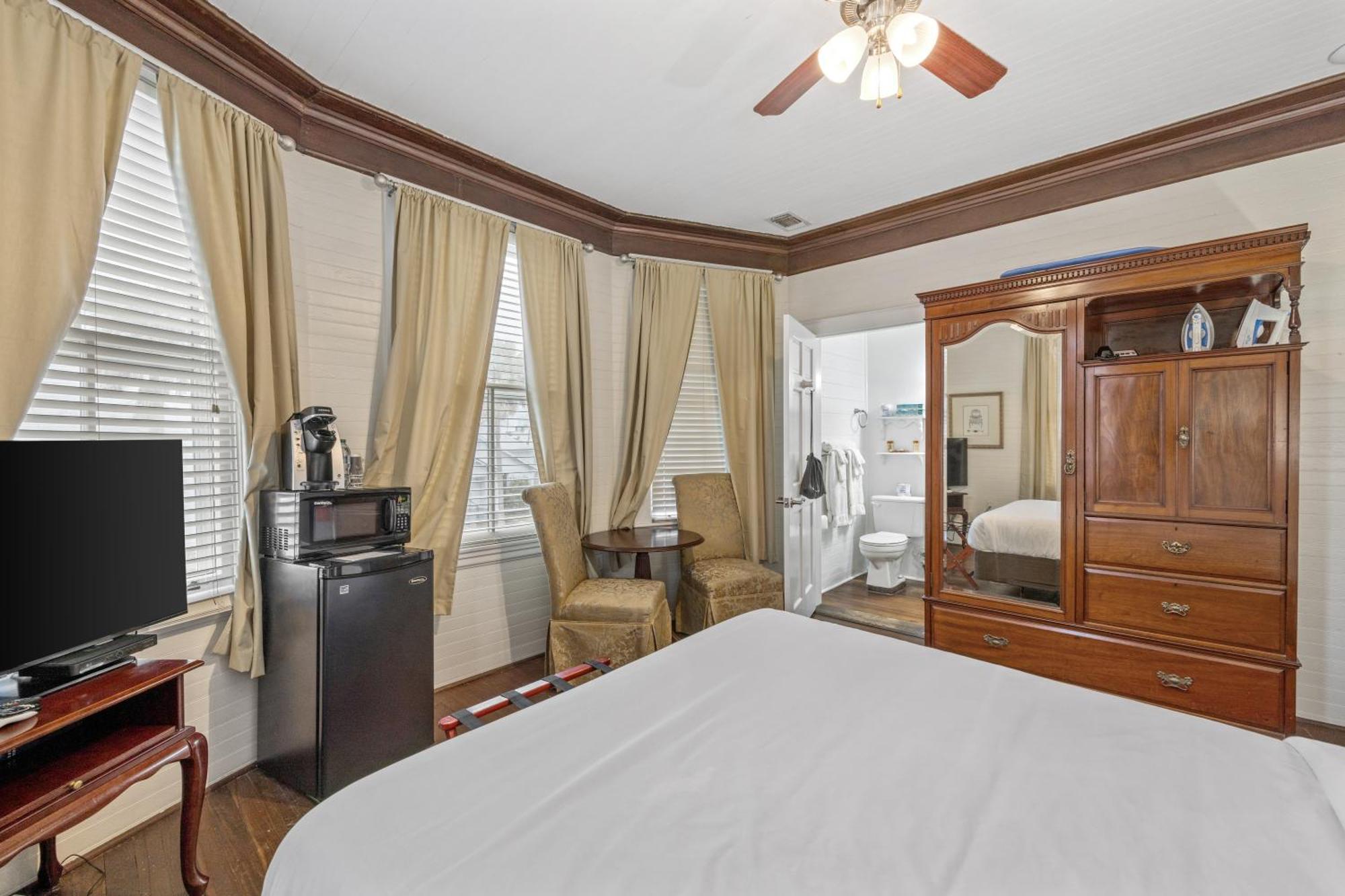 Coombs Inn & Suites アパラチコラ エクステリア 写真